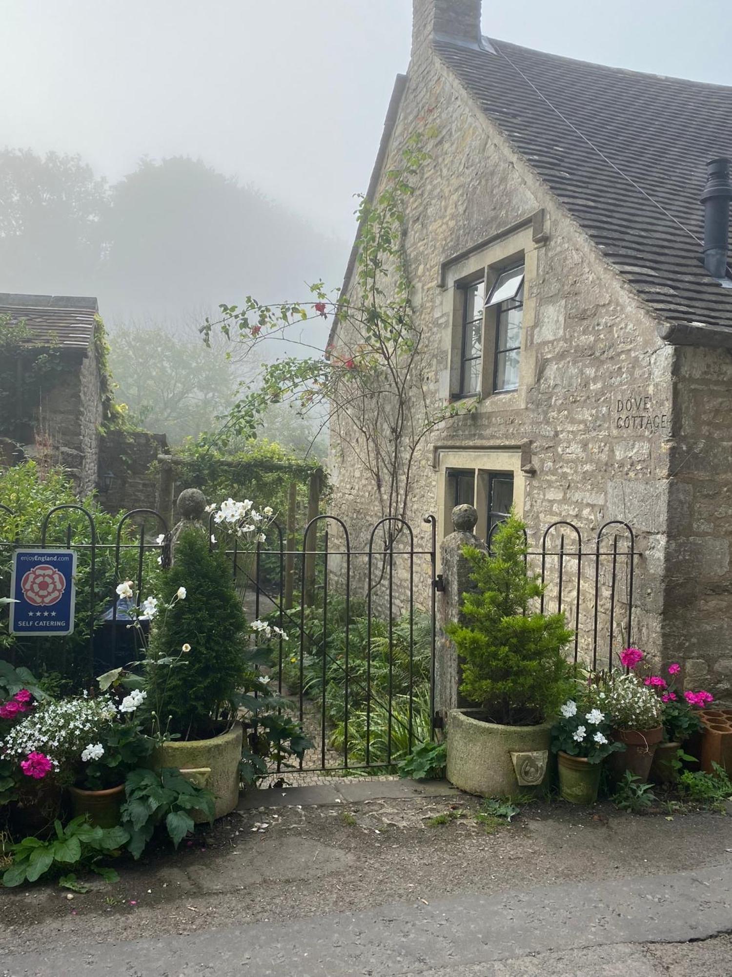 Dove Cottage Bisley  Exterior foto